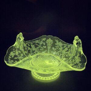 Cambridge Rose Point Handled Dish Bowl Clear Etched Manganese 365nm Green UV VTG